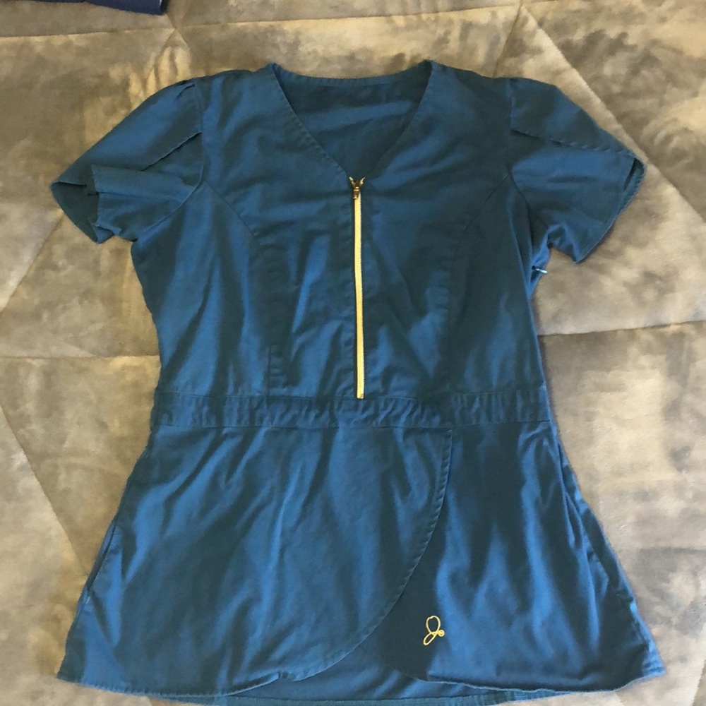 small (fitted) scrub shirt. Teal
